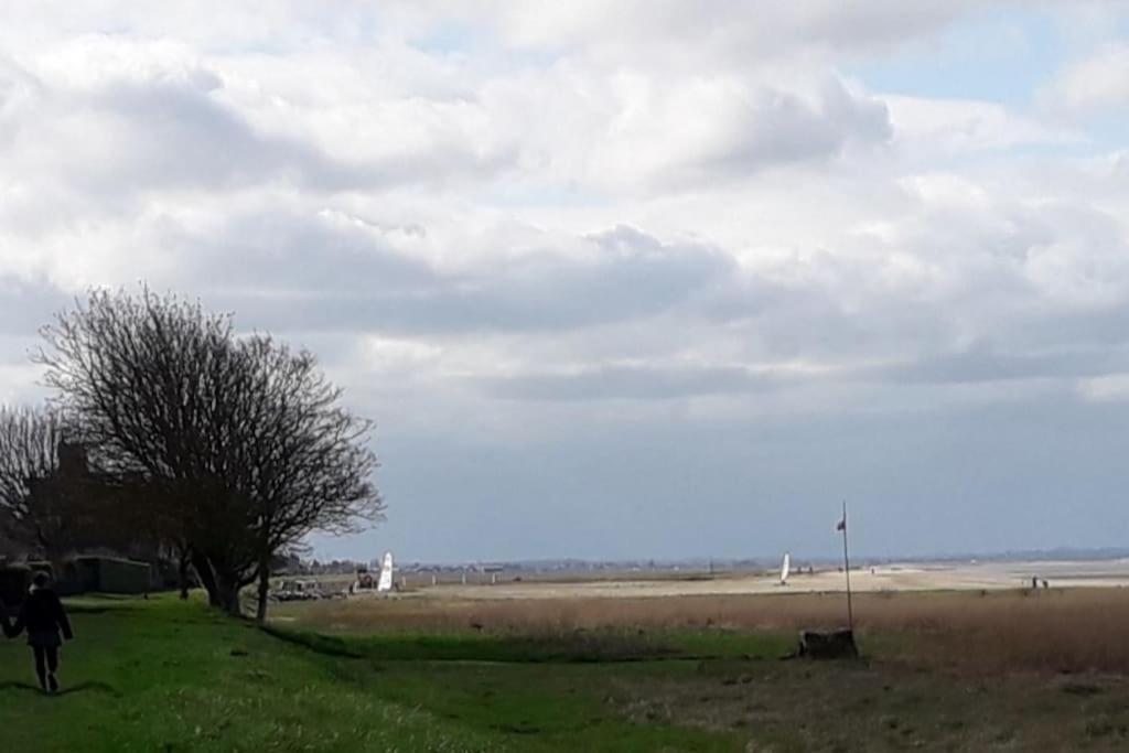 Vue Mer Pour Une Escale En Baie Du Mt-St-Michel Cherrueix Esterno foto